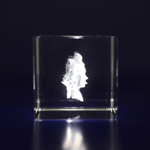 Photo Crystal 3D 40mm Cube Side View